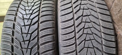 Пара шин 245 45 r19 Hankook Winter i cept evo 3 22-23г. Остаток 99% +космет. Борт