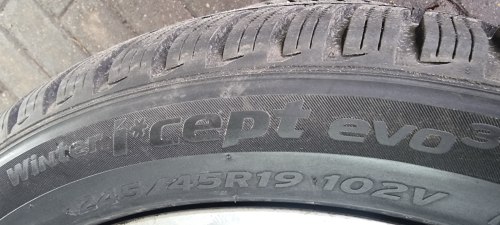 Пара шин 245 45 r19 Hankook Winter i cept evo 3 22-23г. Остаток 99% +космет. Борт
