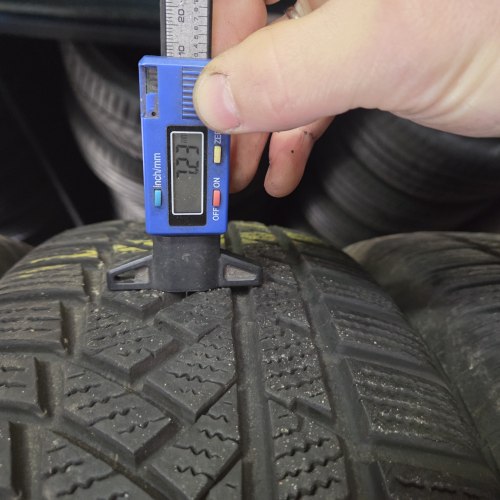 Комплект шин 225 65 R17 Continental Winter Contact TS 850 P 17г. Остаток 7.2 - 6.8мм.