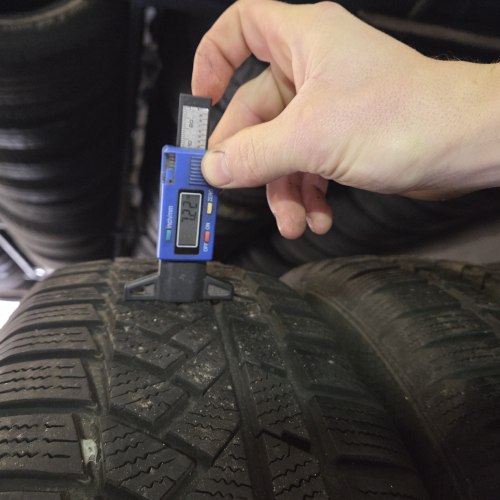 Комплект шин 225 65 R17 Continental Winter Contact TS 850 P 17г. Остаток 7.2 - 6.8мм.