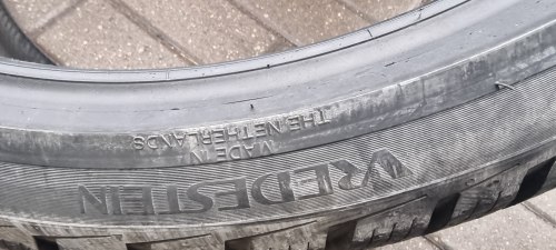 Пара шин 245 35 r21 Vredestein Qatrac Pro 23г.99.9%остаток Tesla