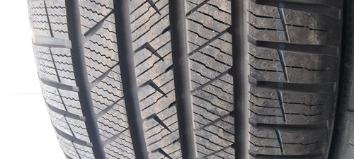 Пара шин 245 35 r21 Vredestein Qatrac Pro 23г.99.9%остаток Tesla