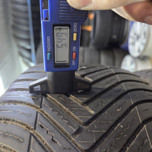 Пара шин 205 60 R16 Hankook Kinergy 4s2 4 seasons 20г. Остаток 5.5мм