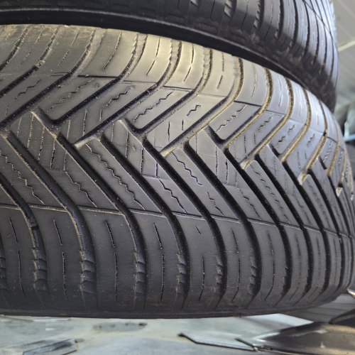 Пара шин 205 60 R16 Hankook Kinergy 4s2 4 seasons 20г. Остаток 5.5мм