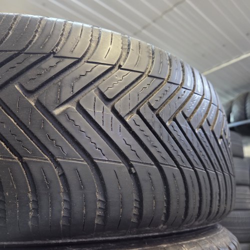 Пара шин 205 60 R16 Hankook Kinergy 4s2 4 seasons 20г. Остаток 5.5мм