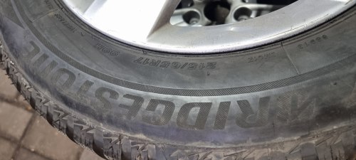 Пара шин 215 65 r17 Bridgestone Blizzak lm 001 8.2мм остаток 95% 18г