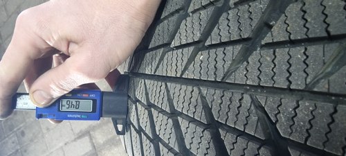 Пара шин 215 65 r17 Bridgestone Blizzak lm 001 8.2мм остаток 95% 18г