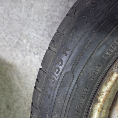 225 55 R17 Continental ContiVanContact 200