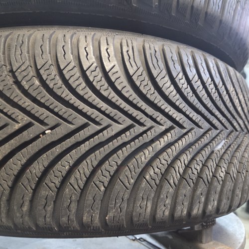 Пара шин 215 60 R16 Michelin Alpin 5 17г. Остаток 80%