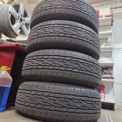 Комплект шин 215 65 r16 Continental ContiCrossContact LX2 18г. Остаток 99% 8mm