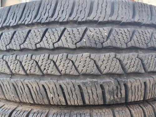 Пара шин 205 70 r17c Continental VanContact Winter 115/113R 3523г. 8мм.2620г.99% остаток, 9.3мм