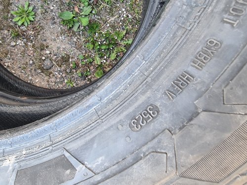 Пара шин 205 70 r17c Continental VanContact Winter 115/113R 3523г. 8мм.2620г.99% остаток, 9.3мм