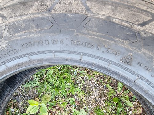 Пара шин 205 70 r17c Continental VanContact Winter 115/113R 3523г. 8мм.2620г.99% остаток, 9.3мм
