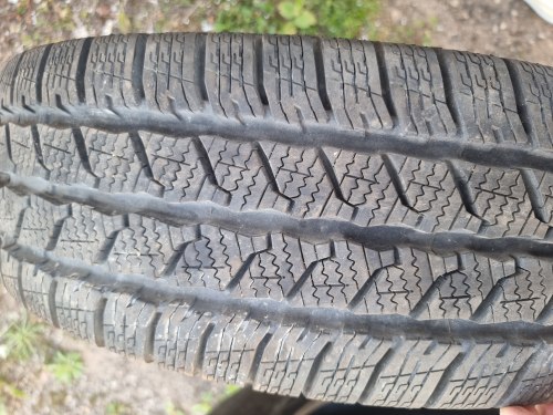 Пара шин 205 70 r17c Continental VanContact Winter 115/113R 3523г. 8мм.2620г.99% остаток, 9.3мм