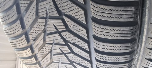 Пара шин 285 35 r21 Hankook Winter icept evo3 x 4022г. 99.9%остаток. Косметика борт