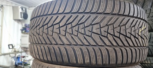 Пара шин 275 35 r21 Hankook Winter icept evo3 x 4022г. 99.9%остаток. Косметика борт