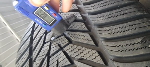 Пара шин 275 35 r21 Hankook Winter icept evo3 x 4022г. 99.9%остаток. Косметика борт