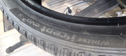 Пара шин 285 35 r21 Hankook Winter icept evo3 x 4022г. 99.9%остаток. Косметика борт