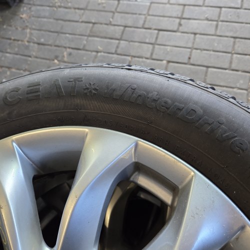 Пара шин 205 60 R16 Ceat Winter Drive 22г остаток 98% как новые