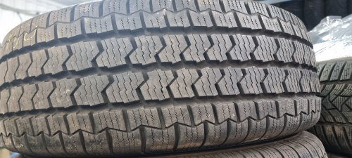 Пара шин 225 65 r16c Continental VancoFourSeason 2 9mm 95% остаток 18