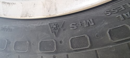 Пара шин 225 65 r16c Continental VancoFourSeason 2 9mm 95% остаток 18