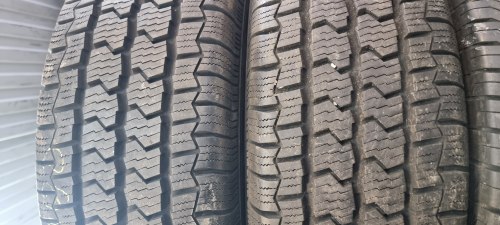Пара шин 225 65 r16c Continental VancoFourSeason 2 9mm 95% остаток 18