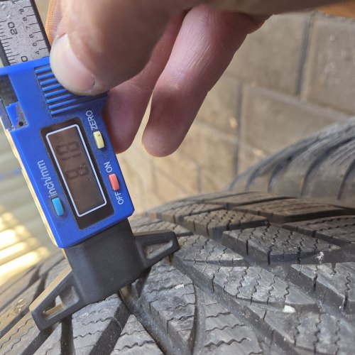 Комплект шин 205 60 R16 Bridgestone Drive Guard Winter RSC остаток 95%