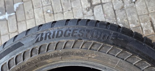 Комплект шин 205 60 R16 Bridgestone Drive Guard Winter RSC остаток 95%