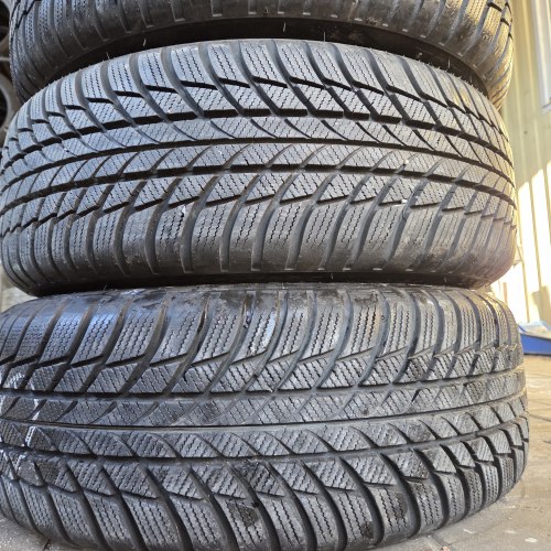 Комплект шин 205 60 R16 Bridgestone Drive Guard Winter RSC остаток 95%