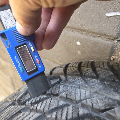 Комплект шин 205 60 R16 Bridgestone Drive Guard Winter RSC остаток 95%