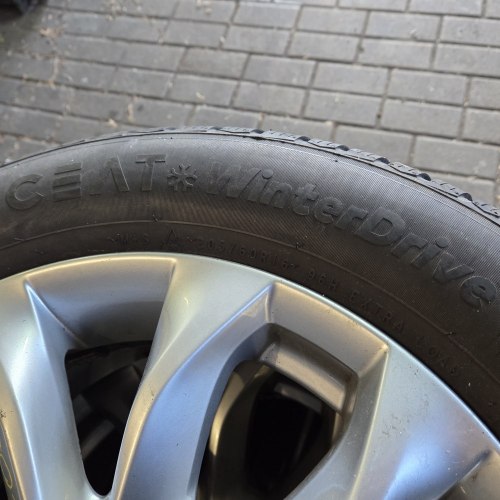 Пара шин 205 60 R16 Ceat Winter Drive 22г остаток 98% как новые