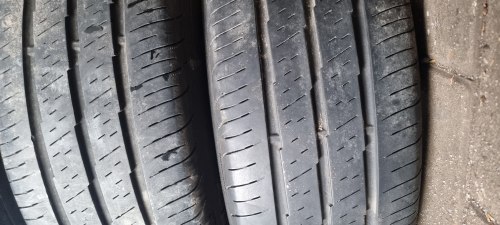 Коплект шин 235 65 r16c Continental VancoEco 116 118. 0216 6mm 85% остаток, можно с дисками ориг. На спринтер