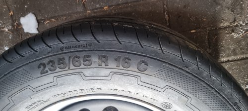 Коплект шин 235 65 r16c Continental VancoEco 116 118. 0216 6mm 85% остаток, можно с дисками ориг. На спринтер