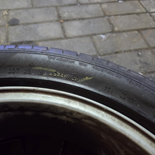 255 40 R20 Pirelli P zero AO 20г. Остаток 6мм 90%остаток