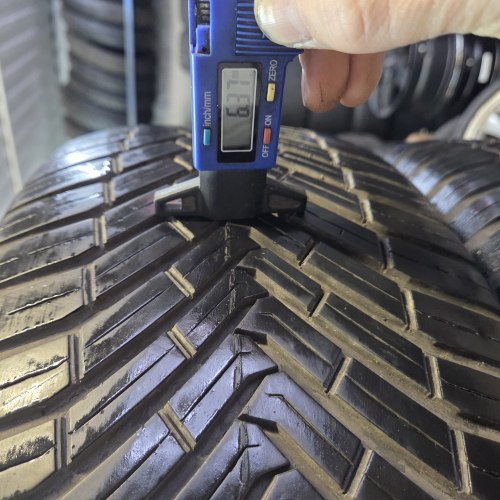 Комплект шин 225 55 R18 Continental All Season Contact AO 19-23г остаток 6.5мм-8мм