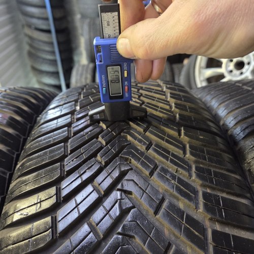 Комплект шин 225 55 R18 Continental All Season Contact AO 19-23г остаток 6.5мм-8мм