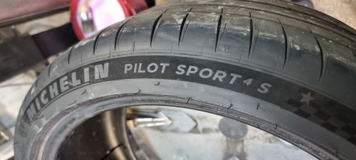 255 35 R19 Michelin Pilot spot 4s ☆ 23г. Остаток 7мм. Косм.