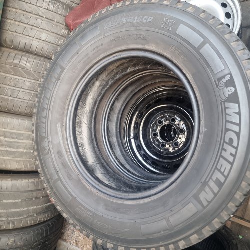 Комплект шин 225 75 R16C Michelin Agilis camping 19г. Остаток 8+мм