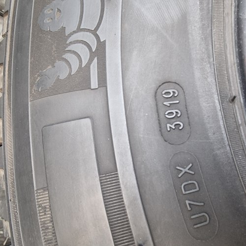 Комплект шин 225 75 R16C Michelin Agilis camping 19г. Остаток 8+мм