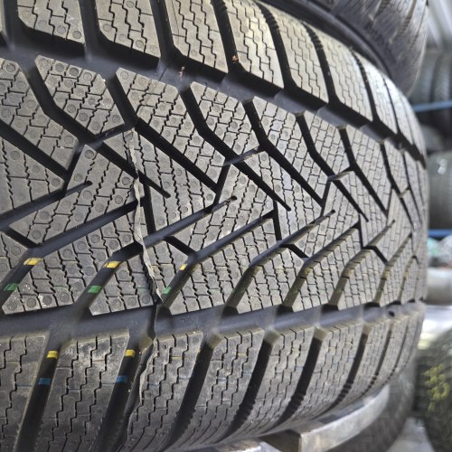 Пара шин 225 50 R17 Uniroyal Winter expert 24г остаток 99%