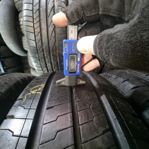 Комплект шин 235 65 r16c Continental VanContactEco 8.5mm 99% остаток 4719