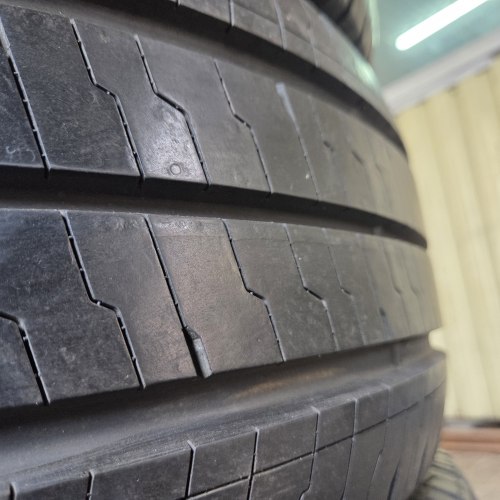 Комплект шин 235 65 r16c Continental VanContactEco 8.5mm 25г. 99% остаток