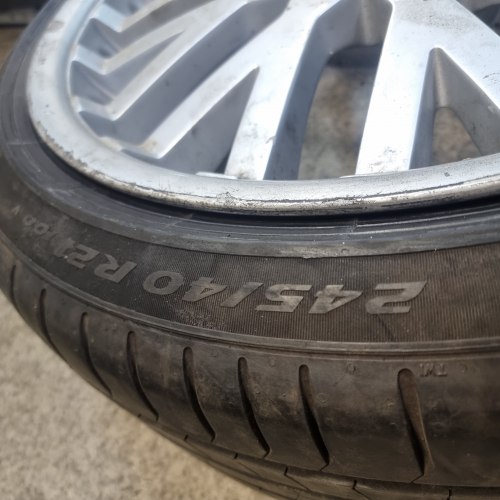 245 40 r21 Pirelli Pzero pz4 vol 5.7mm 20г.