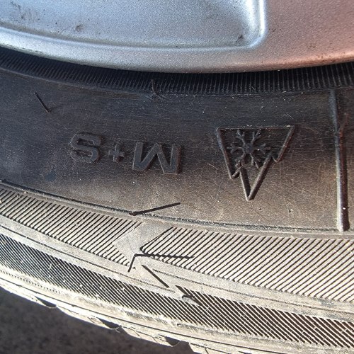 205 60 r16 Goodyear Ultragrip 9+ 3720г