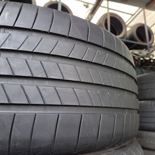 Комплект шин 255 40 r21 Bridgestone Turanza eco enliten AO 20-22г перед 235 45 R21 остаток 6.3мм