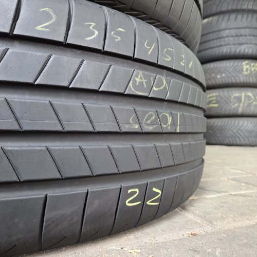 Комплект шин 255 40 r21 Bridgestone Turanza eco enliten AO 20-22г перед 235 45 R21 остаток 6.3мм