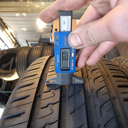 Комплект шин 225 55 r16 Barum Bravuris 5 HM 8.5mm 99%23г.