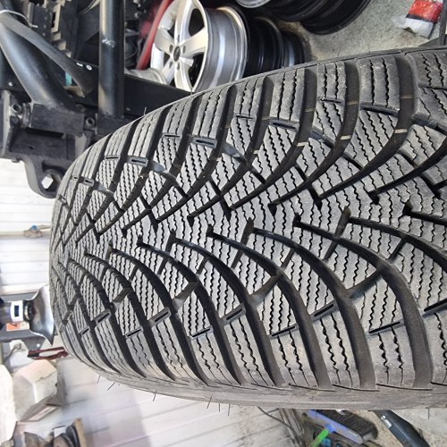 205 55 r16 Goodyear Ultragrip 9+ 2122г. 99% остаток латочка