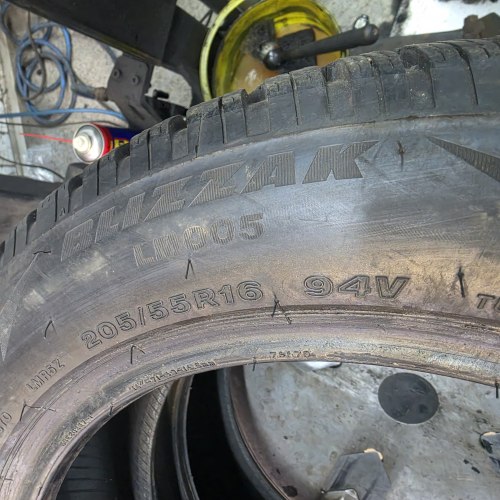 Пара шин 205 55 r16 Bridgestone Blizzak lm 005 DriveGuard rsc.3523г.8.2mm., 8.2 мягк. 22г.99%остаток