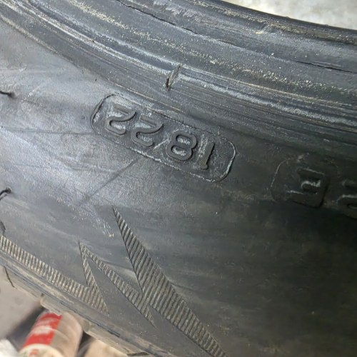 Пара шин 205 55 r16 Bridgestone Blizzak lm 005 DriveGuard rsc.3523г.8.2mm., 8.2 мягк. 22г.99%остаток